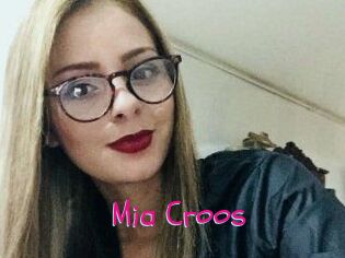 Mia_Croos