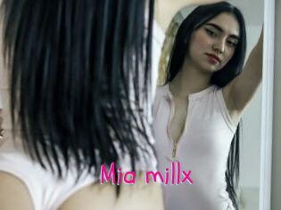 mia_millx Spanking Sarah