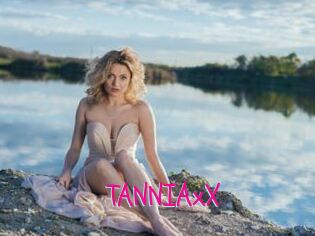 TANNIAxX Spanking Sarah