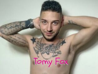 Tomy_Fox